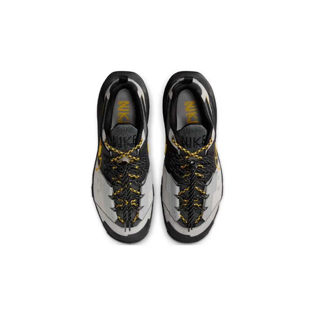 Nike x Sacai Zegadome SP 'Matte Silver Yellow'