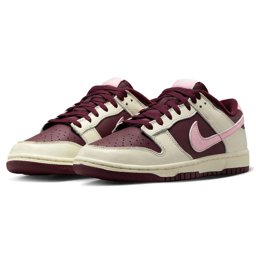Nike Dunk Low 'Valentine's Day' (2023)
